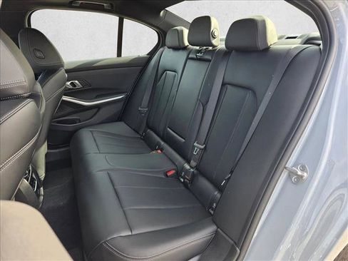 Used 2025 BMW 330i Sedan w/ M Sport Package image 19
