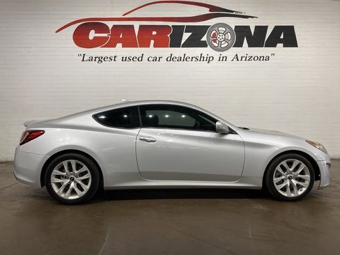 Used 2015 Hyundai Genesis 3.8 image 1