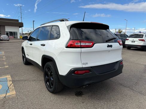 Used 2016 Jeep Cherokee Sport image 8