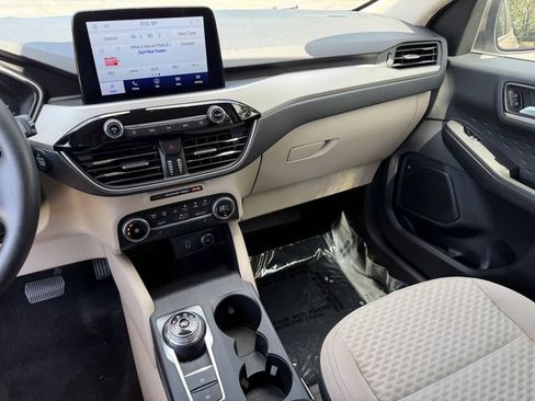 Used 2020 Ford Escape SE FWD image 17
