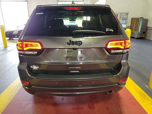 Used 2019 Jeep Grand Cherokee Altitude RWD image 4
