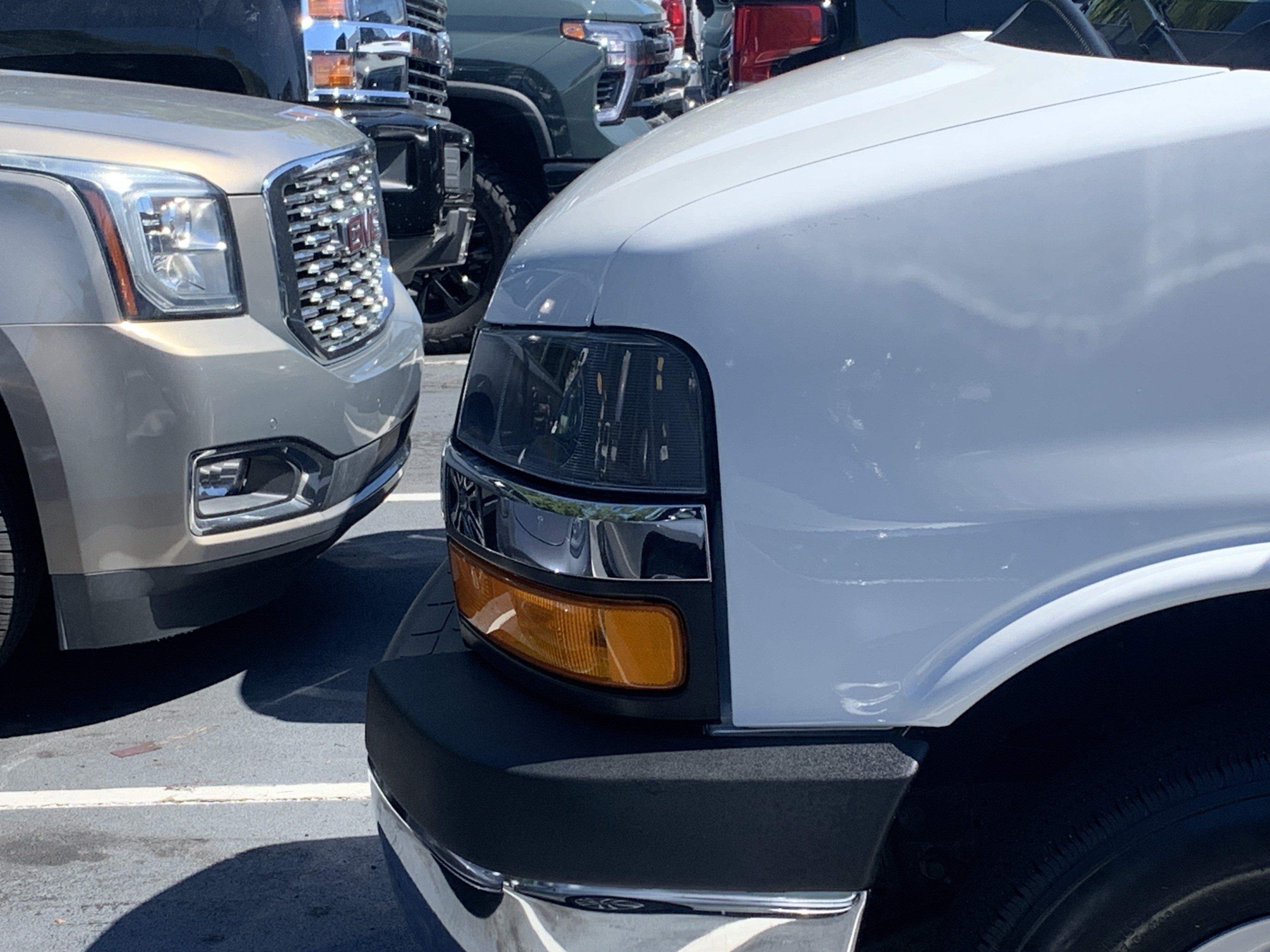 Used 2025 Chevrolet Express 2500 w/ Driver Convenience Package RWD image 6