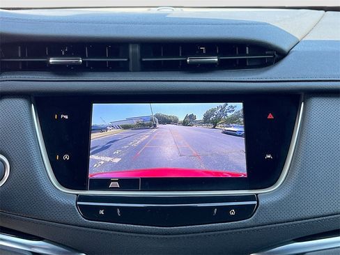 New 2025 Cadillac XT6 Luxury image 13