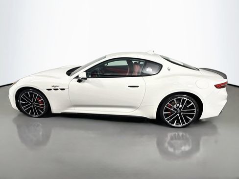 Used 2024 Maserati GranTurismo Trofeo AWD/4WD image 8