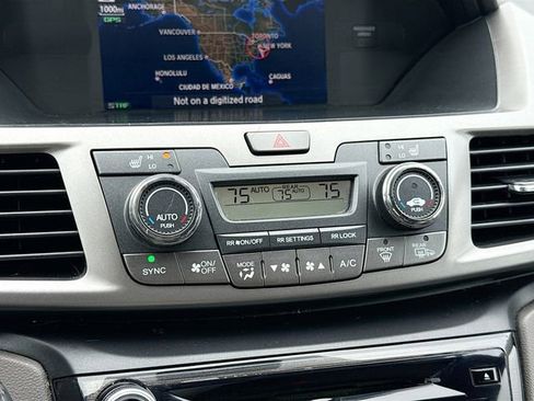 Used 2016 Honda Odyssey Touring Elite image 16