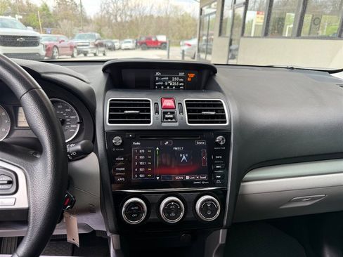 Used 2018 Subaru Forester 2.5i Premium image 11