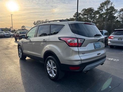 Used 2018 Ford Escape SEL image 6