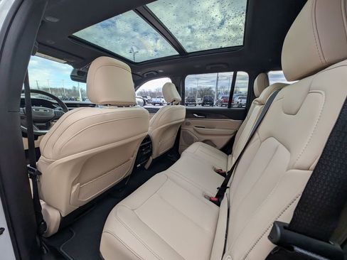 New 2026 Jeep Grand Cherokee Limited image 16