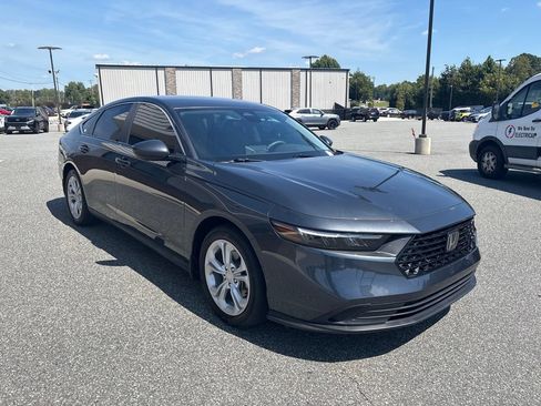 Used 2024 Honda Accord LX image 10