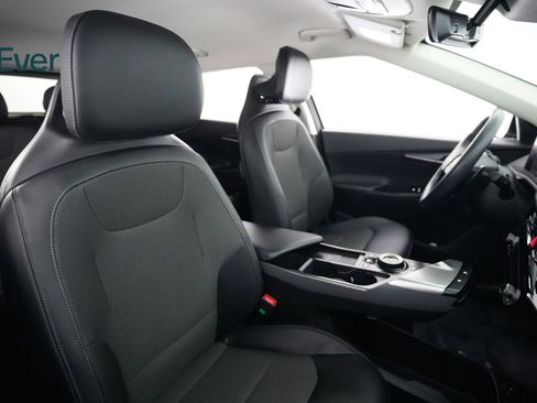 Used 2025 Kia EV6 Light image 23