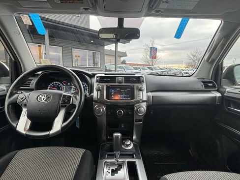 Used 2016 Toyota 4Runner SR5 AWD/4WD image 19