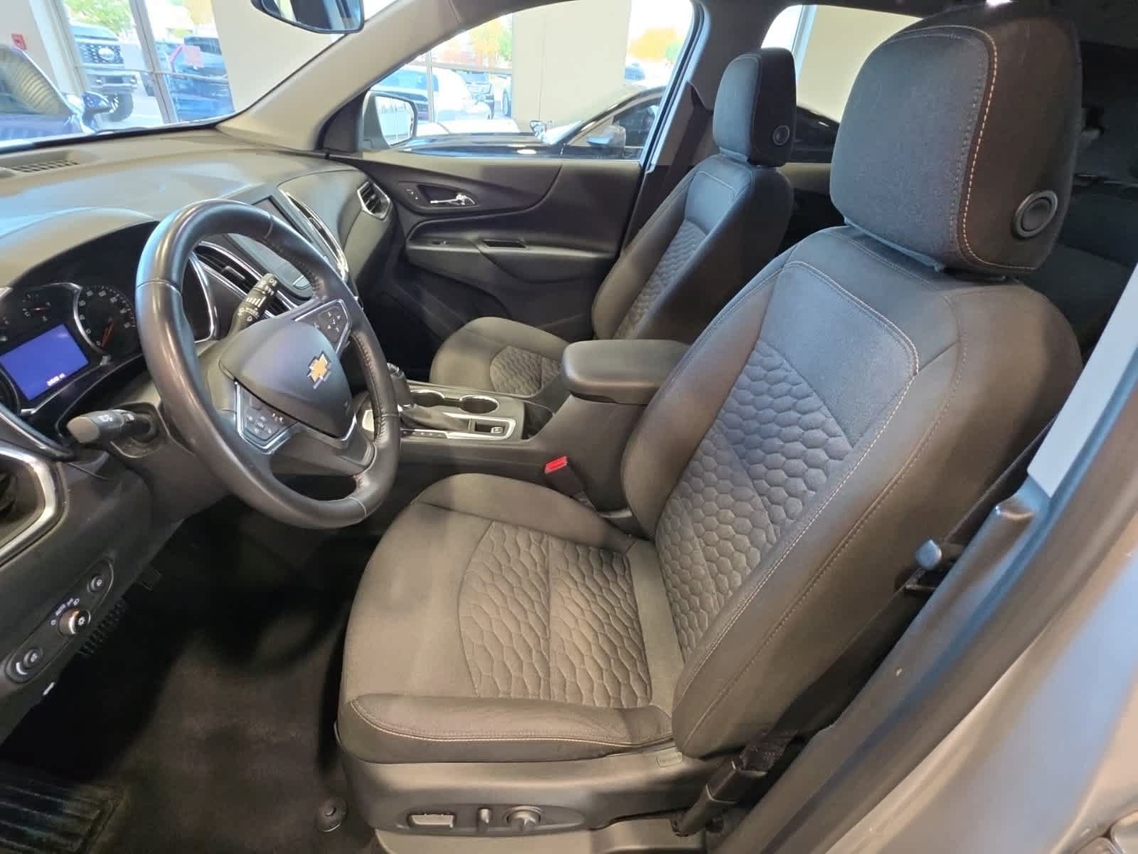 Used 2020 Chevrolet Equinox LT w/ Driver Convenience Package FWD image 23