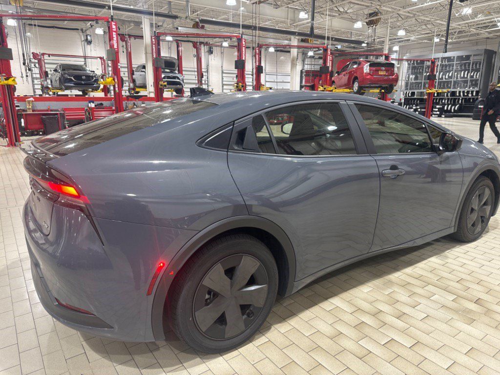 Used 2026 Toyota Prius LE FWD image 6