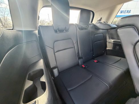 Used 2025 Nissan Pathfinder SL image 19