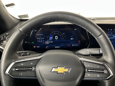 Used 2025 Chevrolet Equinox LT w/ Convenience Package II FWD image 13
