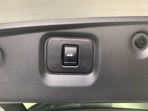 Used 2019 Nissan Pathfinder SL FWD image 35