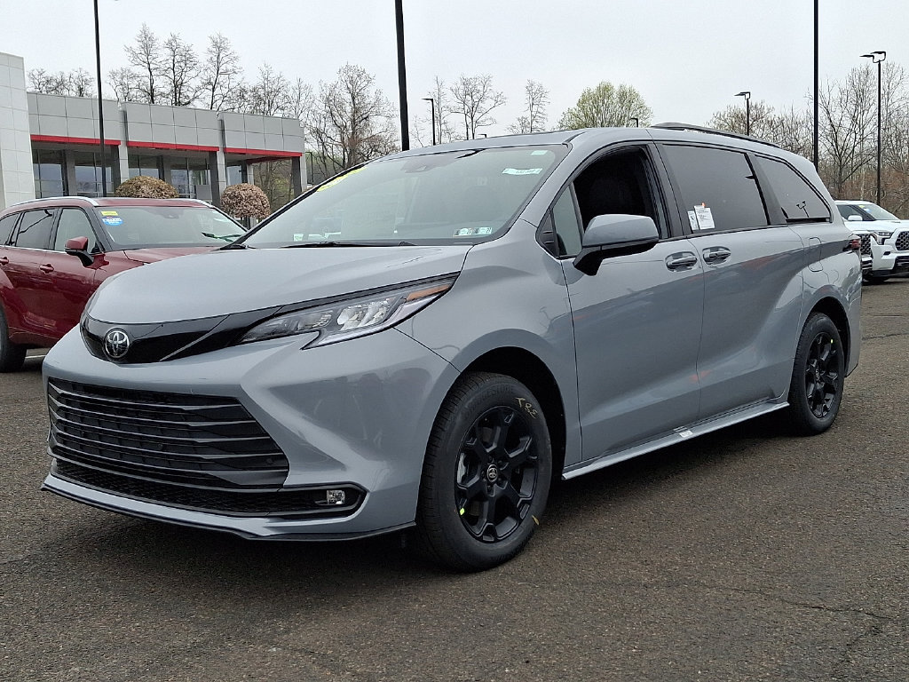 New 2026 Toyota Sienna XLE Woodland Edition AWD/4WD image 2