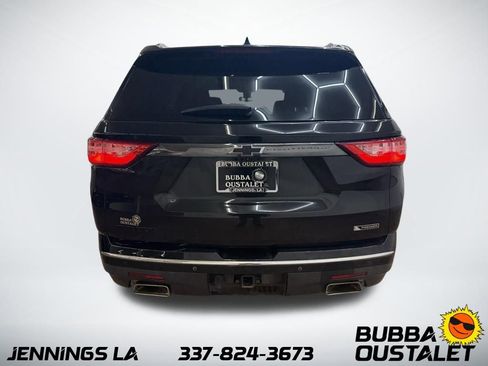 Used 2018 Chevrolet Traverse Premier w/ LPO, Blackout Package FWD image 4