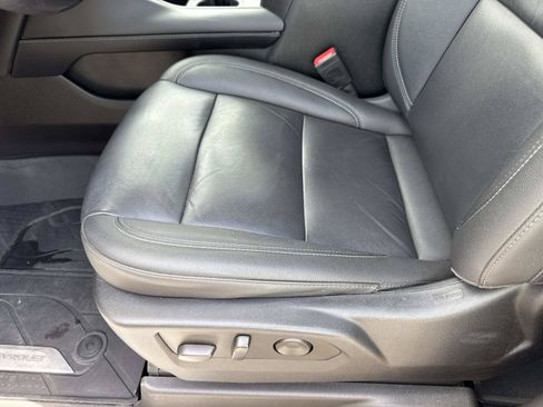 Used 2022 Chevrolet Tahoe Z71 w/ Luxury Package AWD/4WD image 20