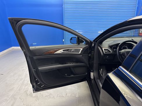 Used 2017 Lincoln MKZ Select w/ Climate Package FWD image 9