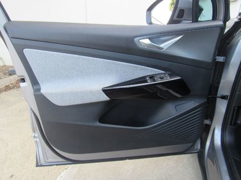 Used 2023 Volkswagen ID.4 Pro image 14