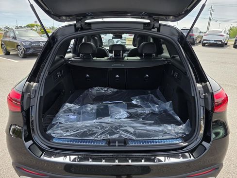 New 2026 Mercedes-Benz GLC 300 4MATIC image 9