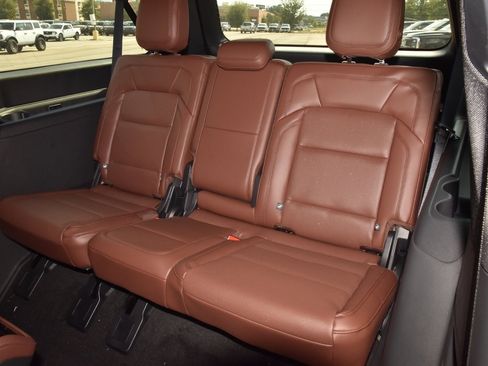 New 2025 Lincoln Navigator L Reserve image 15