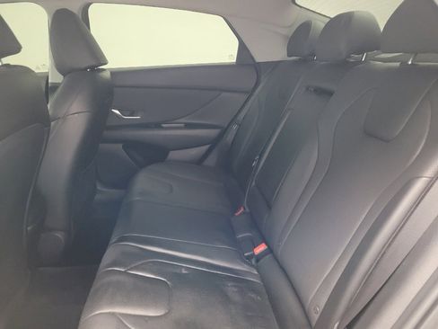 Used 2023 Hyundai Elantra Limited image 18