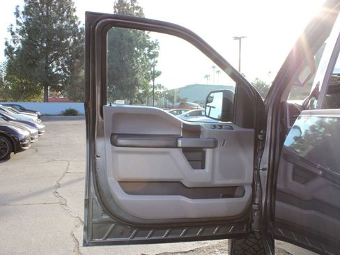 Used 2018 Ford F150 XLT image 8