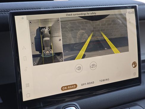 Used 2025 Land Rover Defender 110 X-Dynamic SE image 5