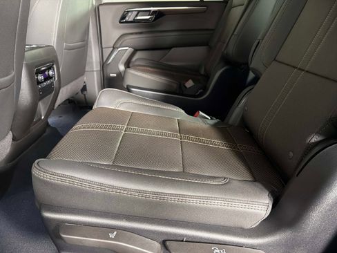 Used 2026 Chevrolet Suburban High Country w/ Sun And Tow Package AWD/4WD image 34