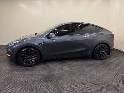 Used 2021 Tesla Model Y Performance image 3
