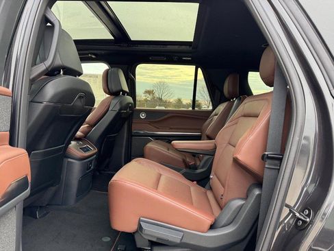 New 2025 Lincoln Navigator L Reserve image 10