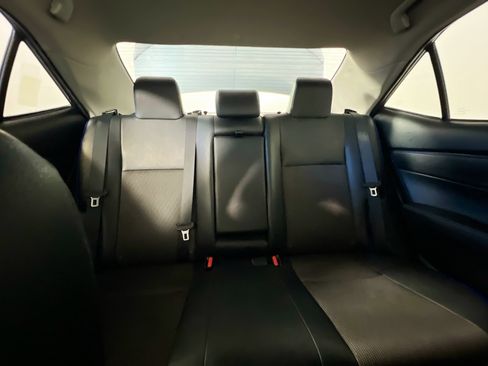 Used 2017 Toyota Corolla SE image 32