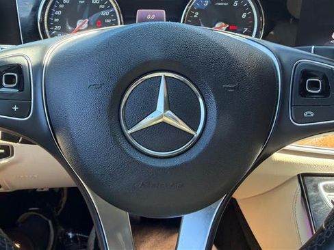 Used 2017 Mercedes-Benz E 300 image 29
