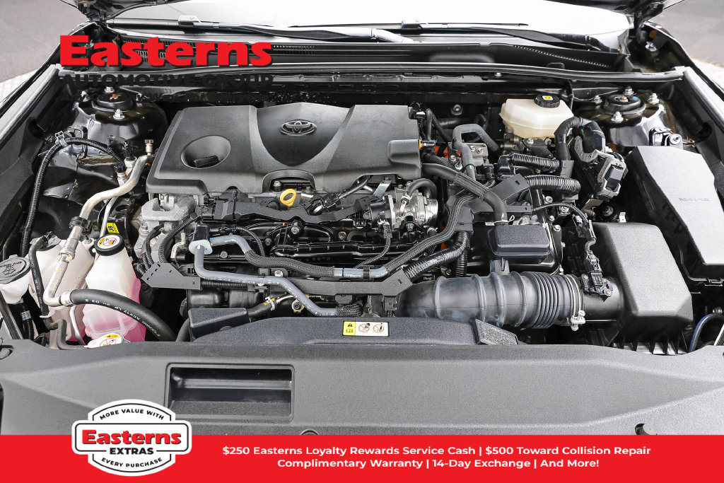 Used 2025 Toyota Camry SE FWD image 8