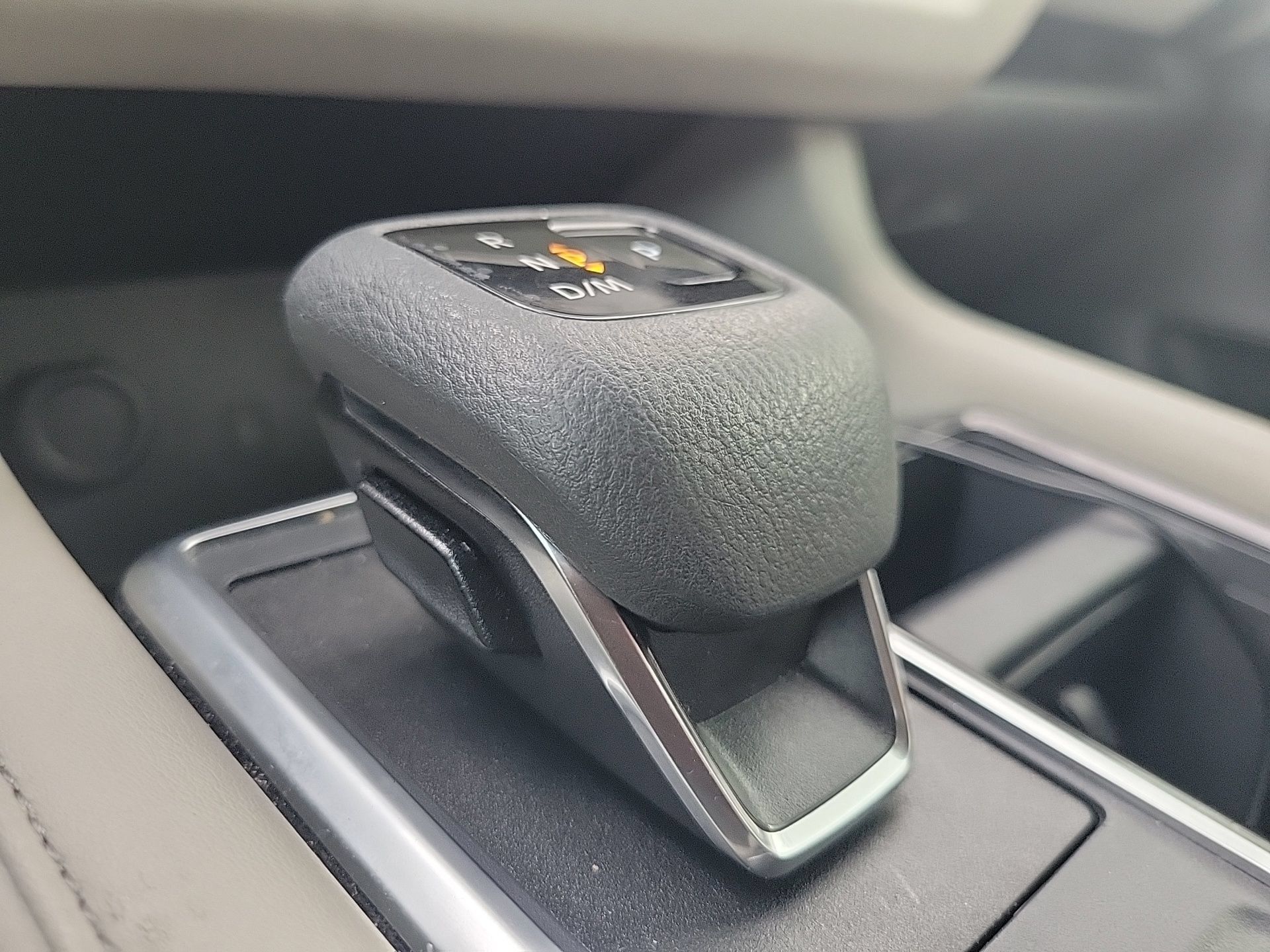 Used 2024 Nissan Pathfinder SL FWD image 27