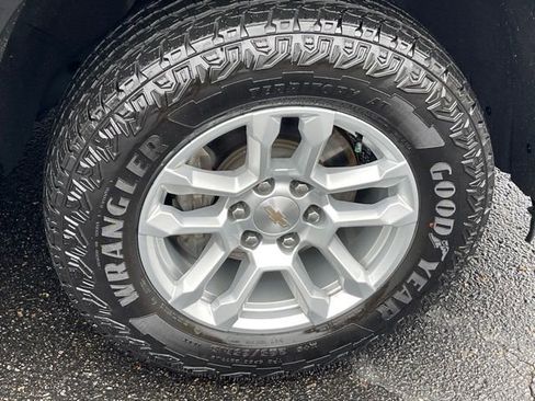 Used 2021 Chevrolet Silverado 1500 LT image 24