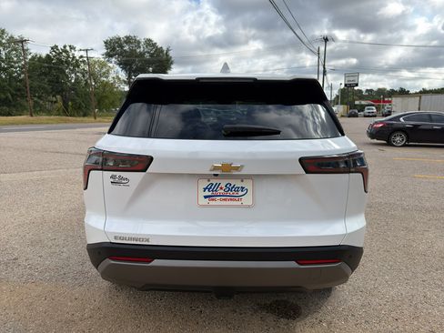 Certified 2026 Chevrolet Equinox LT FWD image 40