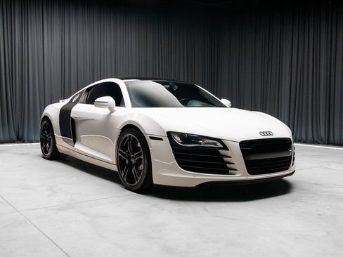 Used 2009 Audi R8 V8 image 16