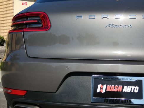 Used 2018 Porsche Macan Sport Edition image 11