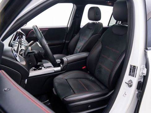 Used 2022 Mercedes-Benz GLB 250 4MATIC image 14