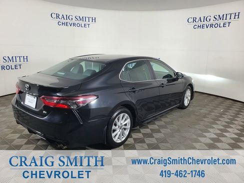 Used 2023 Toyota Camry SE FWD image 5