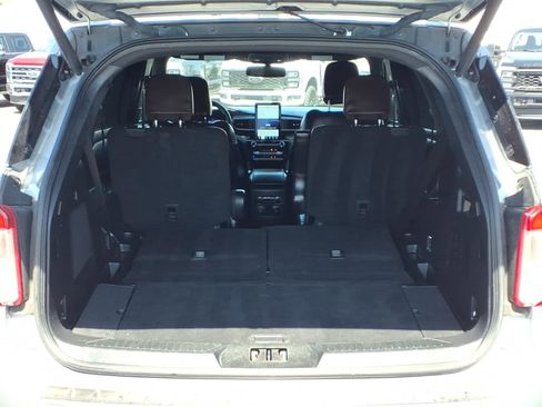 Certified 2022 Ford Explorer Platinum w/ Equipment Group 601A RWD image 16