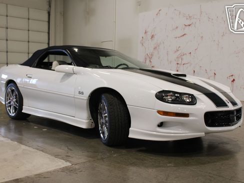 Used 2001 Chevrolet Camaro Z28 w/ SS Performance/Appearance Pkg image 21