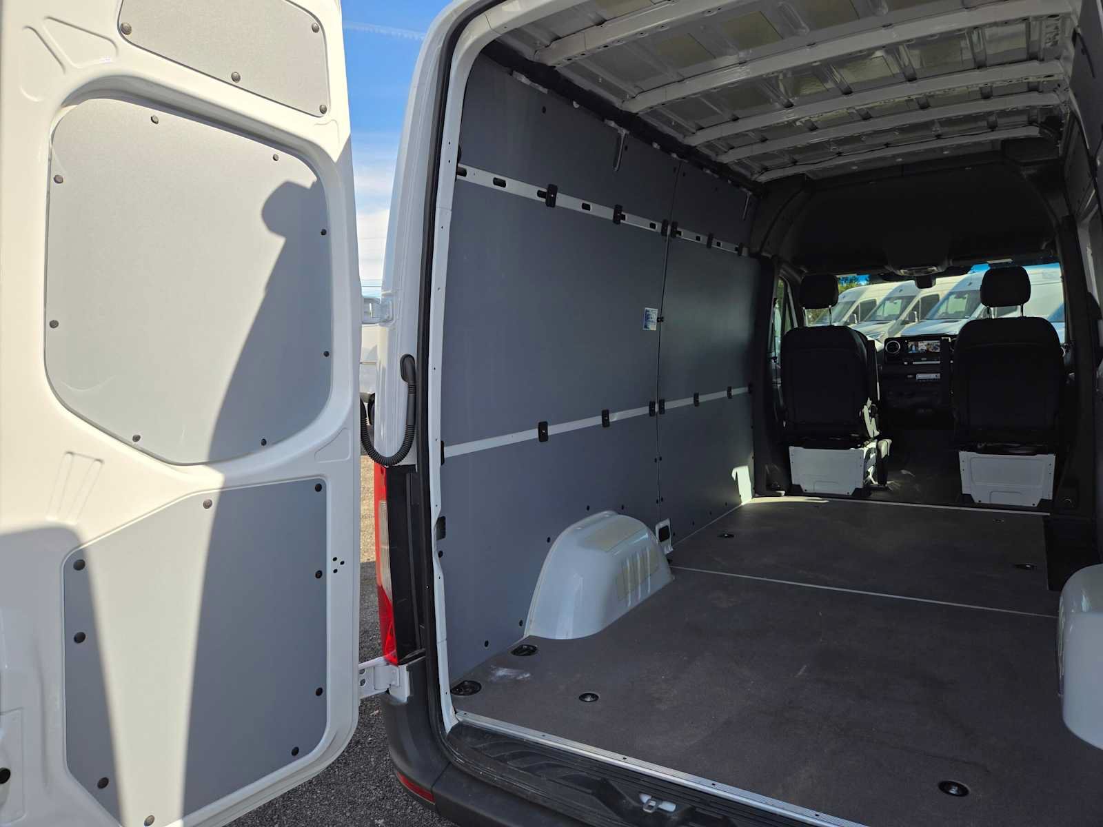 Used 2026 Mercedes-Benz Sprinter 2500 image 18