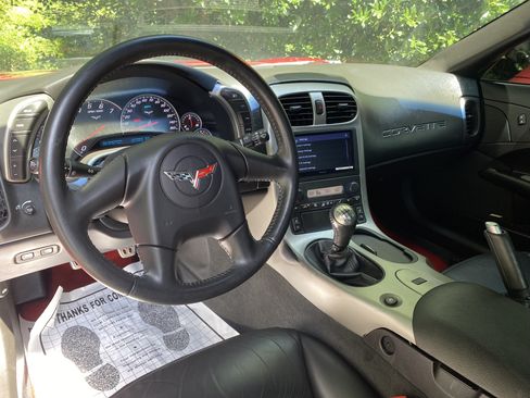 Used 2005 Chevrolet Corvette Convertible w/ Preferred Equipment Group RWD image 29
