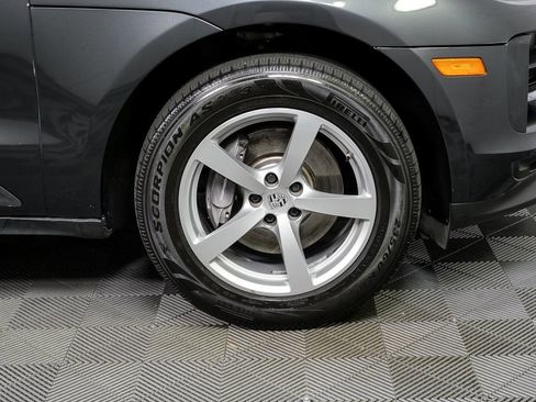 Certified 2020 Porsche Macan AWD/4WD image 39
