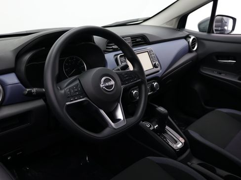 Used 2025 Nissan Versa SV FWD image 11