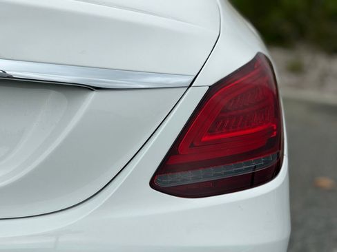 Used 2021 Mercedes-Benz C 300 Sedan image 12